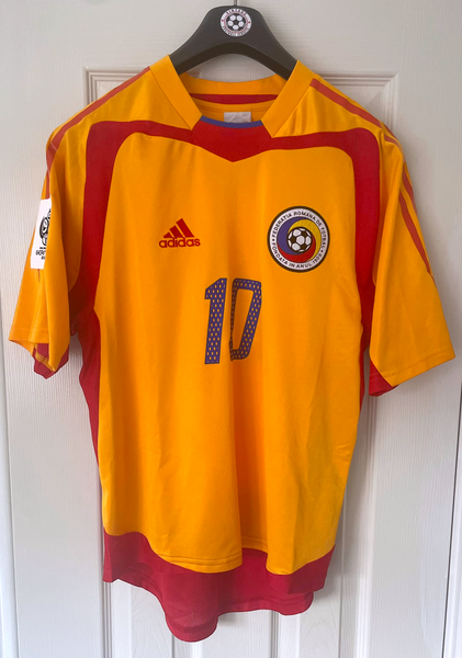 ROMANIA 2005/06 HOME FOOTBALL SHIRT ‘MUTU #10’ (S)