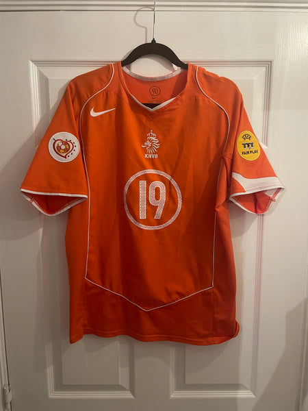 NETHERLANDS 2004/06 HOME FOOTBALL SHIRT ‘ROBBEN #19’ (M)