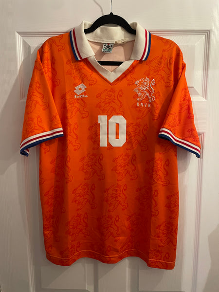 NETHERLANDS 1992/94 HOME FOOTBALL SHIRT ‘BERGKAMP #10’ (L)